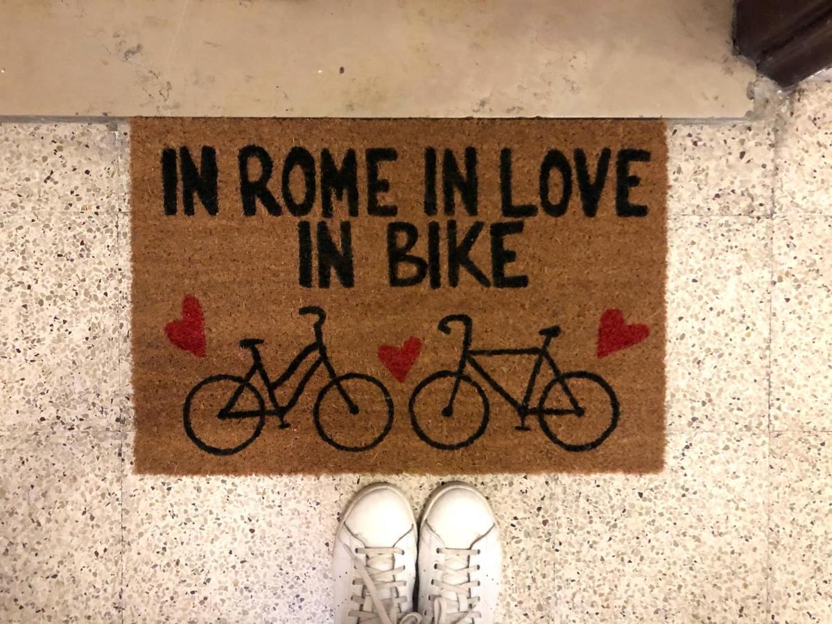 In Rome In Love In Bike Exterior foto